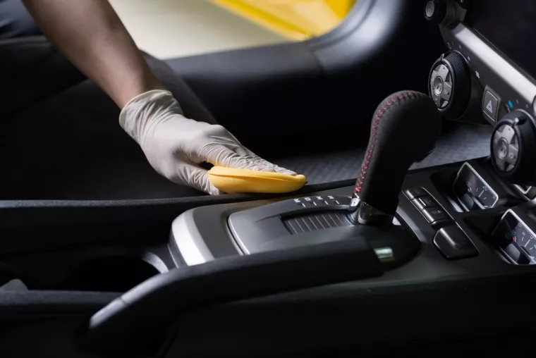 Faire désinfecter l'habitacle de sa voiture et un shampouinage des sièges, Marseille, Magic Polish